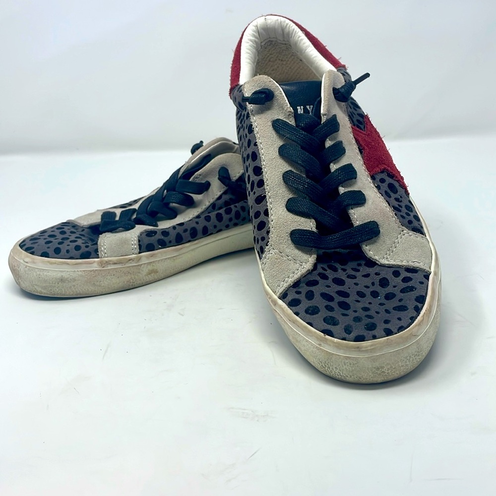 Steve Madden Red Black Gray White Leopard Star Print Lace-Up Sneakers Size 8.5